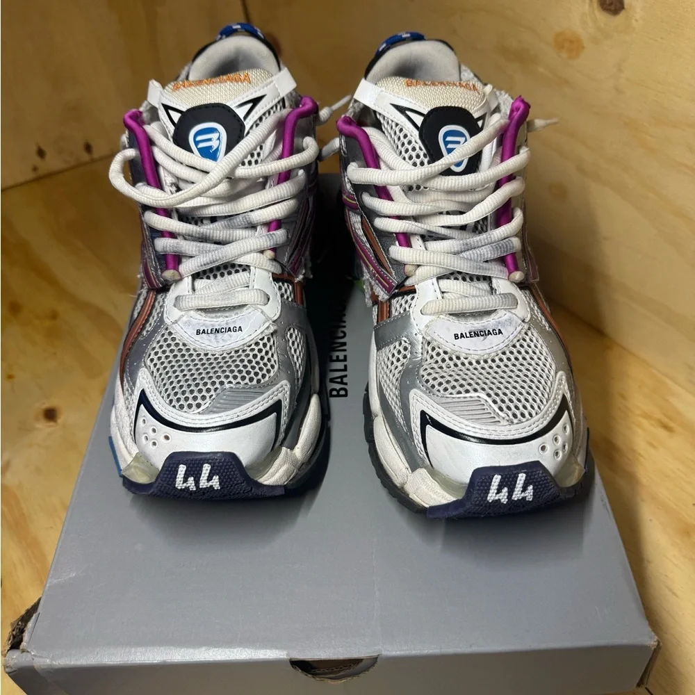 Balenciaga White and Purple Sneakers with Geometric Design - Picture 4 of 5